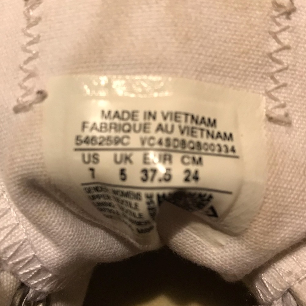 Converse shoes - Picture 4 of 4